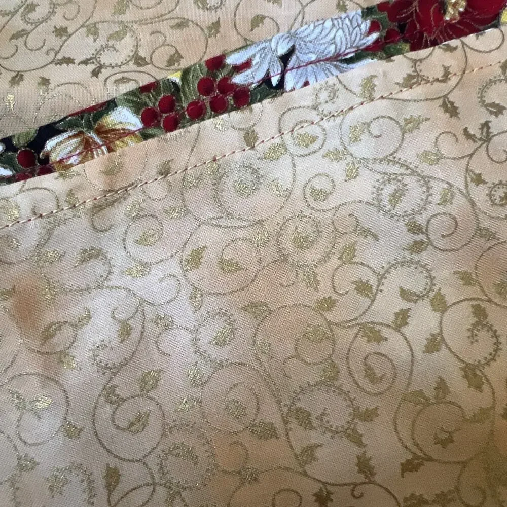 Beautiful Reversible Christmas Floral Table Runner 54” x 16” Gold Accent NWOT